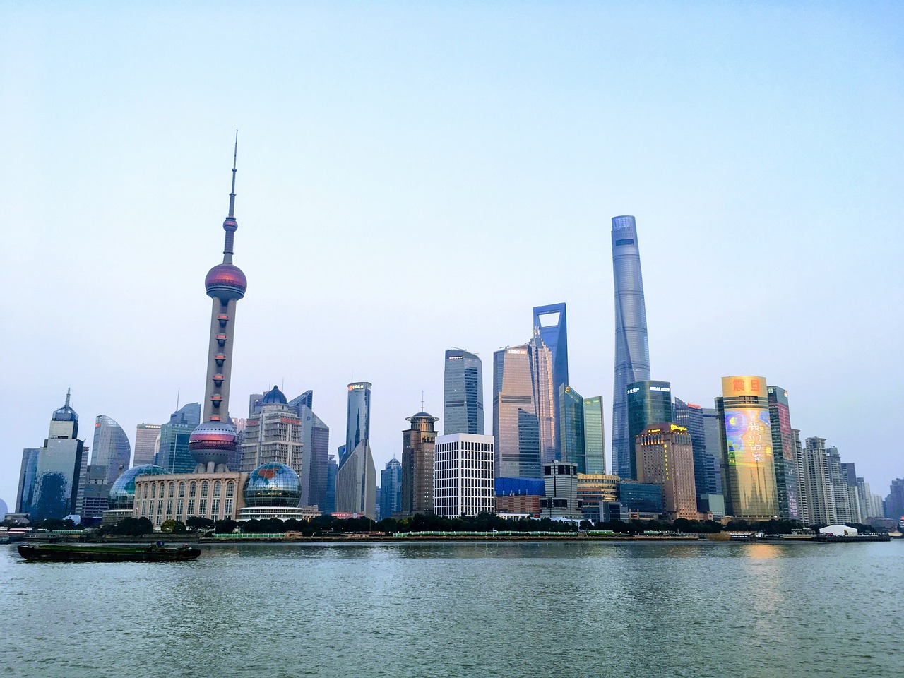 上海上港迈向成功的步伐与策略深度解析