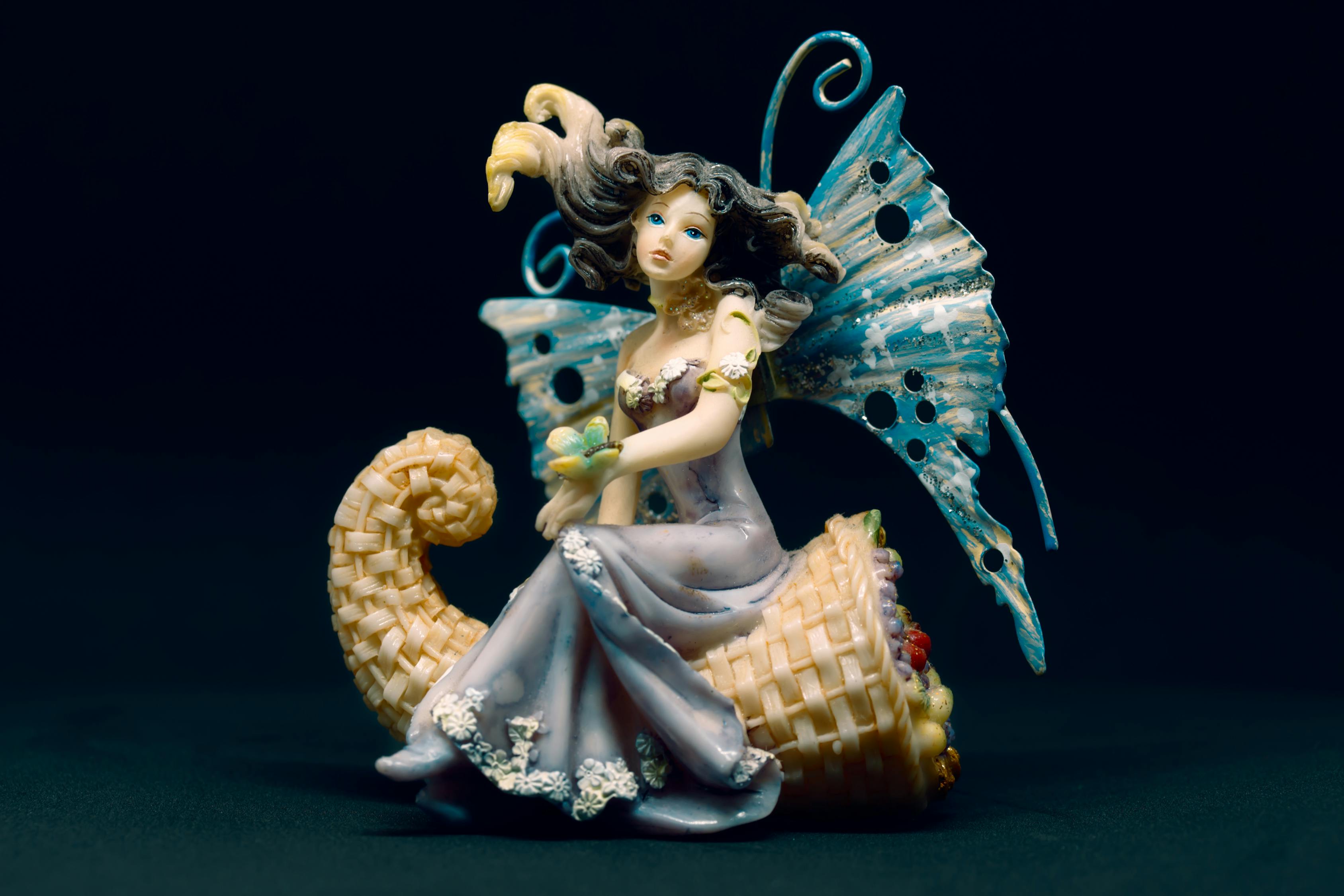 艺术与时间的交织，4月动漫人物水彩画