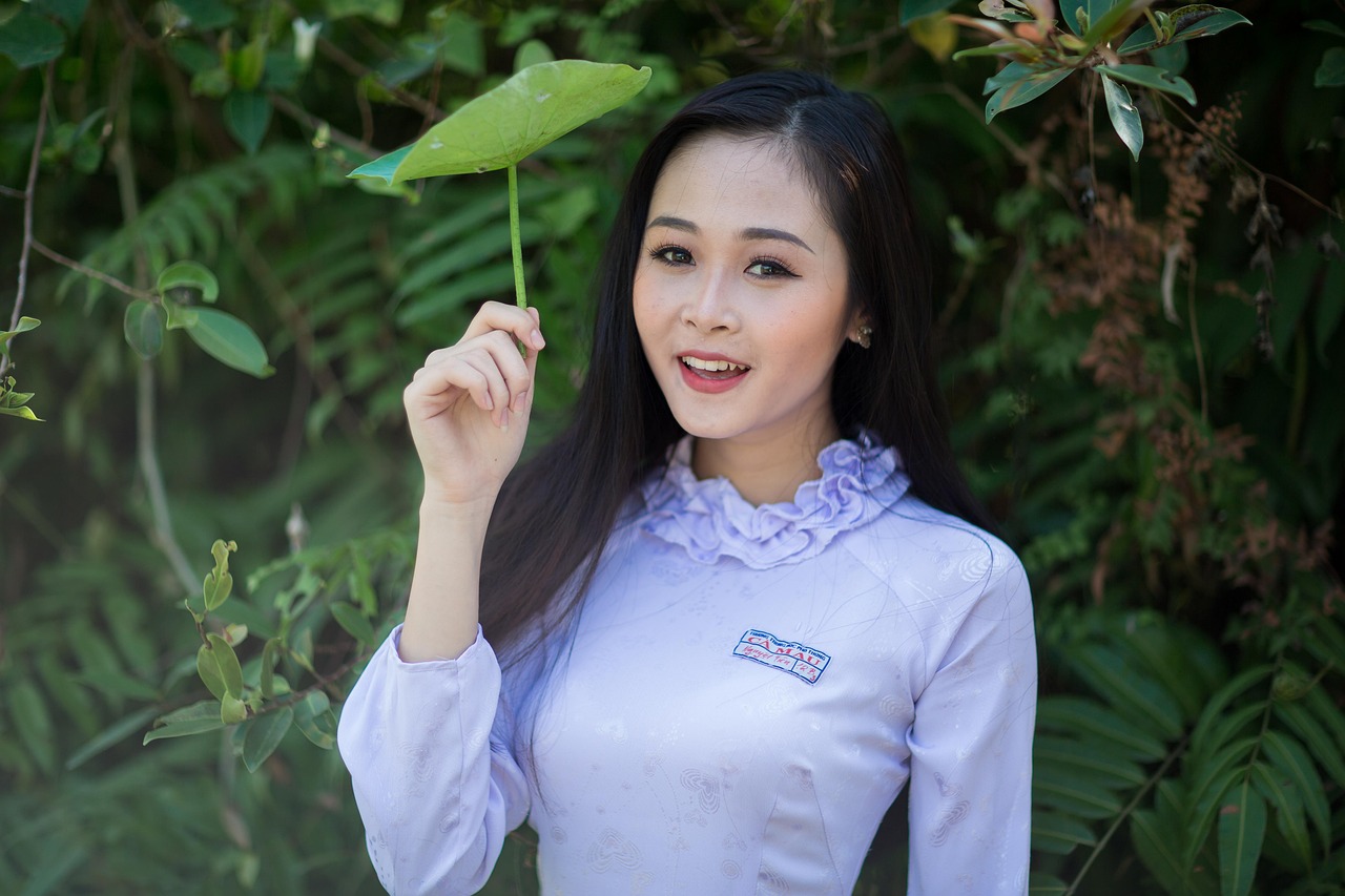 五月青春动漫中的年轻妈妈魅力
